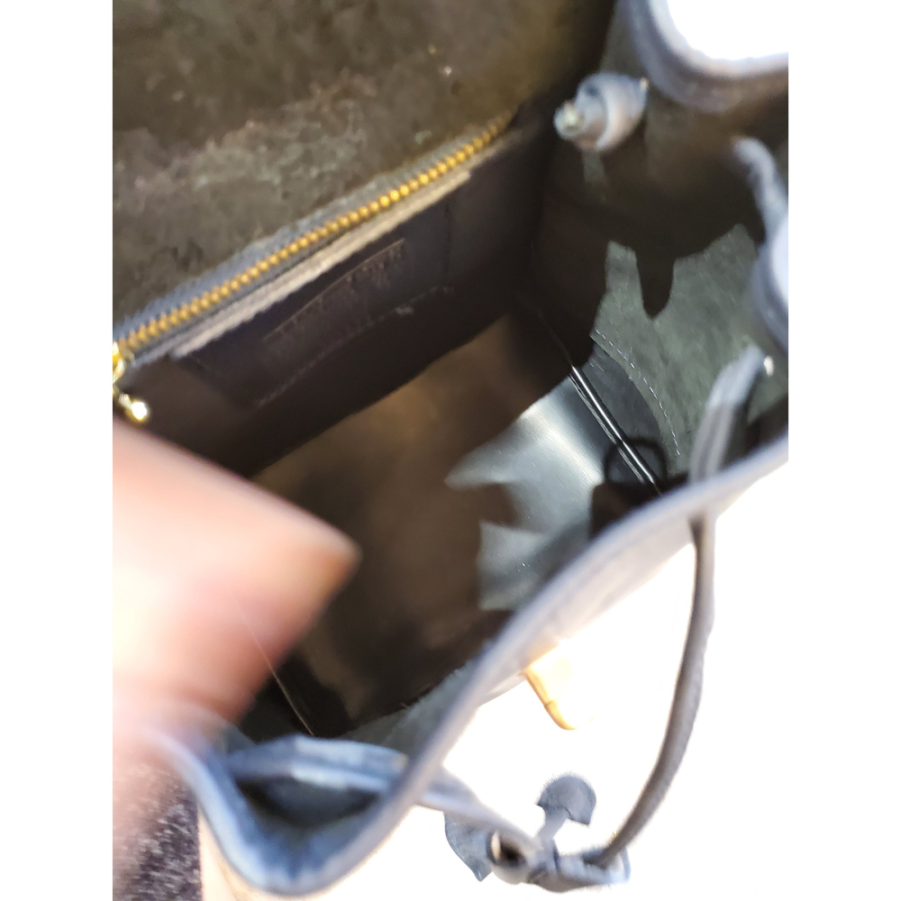 backpack - Picture 2 of 6